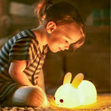 Milo™ - Veilleuse Lapin - Adorable Joie